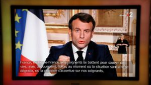 Staatschef Emmanuel Macron wird sich am Montag wieder an sein Volk wenden. Foto: dpa/Ludovic Marin