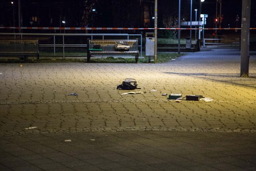 Am Tatort in Stuttgart-Untertürkheim wurden Softair-Kugeln gefunden.  Foto: www.7aktuell.de | Simon Adomat