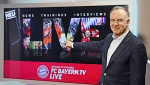FCB-Vorstandschef Karl-Heinz Rummenigge  zeigt das neue TV-Format des Rekordmeisters. Foto: FC Bayern