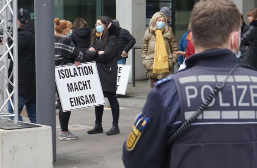 Die Demo in Pforzheim gegen die Corona-Regeln war nicht angemeldet. Die Hygiene- und Abstandsregeln wurden aber laut Polizei eingehalten. Foto: SDMG/SDMG / Gress