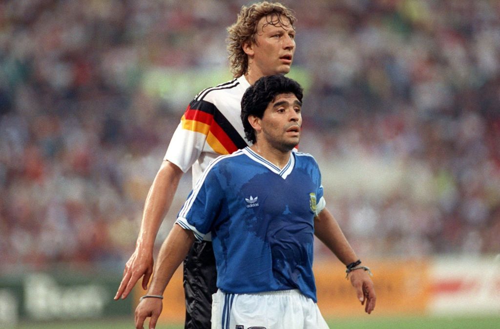 Duell für die Ewigkeit: Guido Buchwald (hinten) im WM-Finale 1990 gegen Diego Maradona