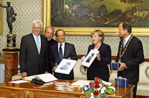 Im Jahr 2012 mit Merkel, Kretschmann und Hollande zur Feier der De-Gaulle-Rede Foto:  