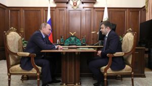 Der russische Wirtschaftsminister Maxim Oreschkin (rechts), seit 2016 im Amt, und der russische Präsident Wladimir Putin Foto: imago/ITAR-TASS
