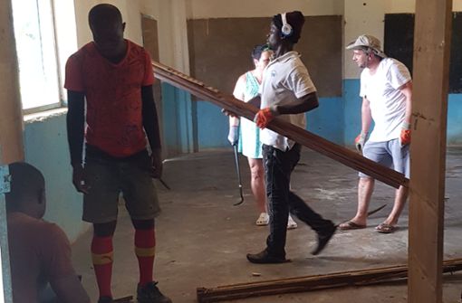 Bereits in der Vergangenheit haben die Helfer aus Kornwestheim mit Handwerkern aus Kamerun zusammengerabeitet. Foto: z