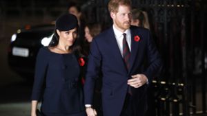 Hand in Hand, egal was das Protokoll sagt: Herzogin Meghan und Prinz Harry Foto: AFP