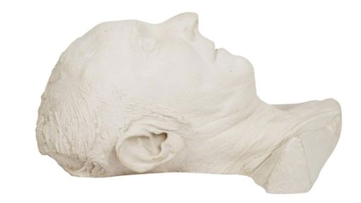 Das  Auktionshaus Eppli hatte 2021 einen Gipsabguss von John Crankos Totenmaske versteigert. Im Katalog ist er dem Bildhauer Hans Retzbach zugeschrieben. Foto: /EA