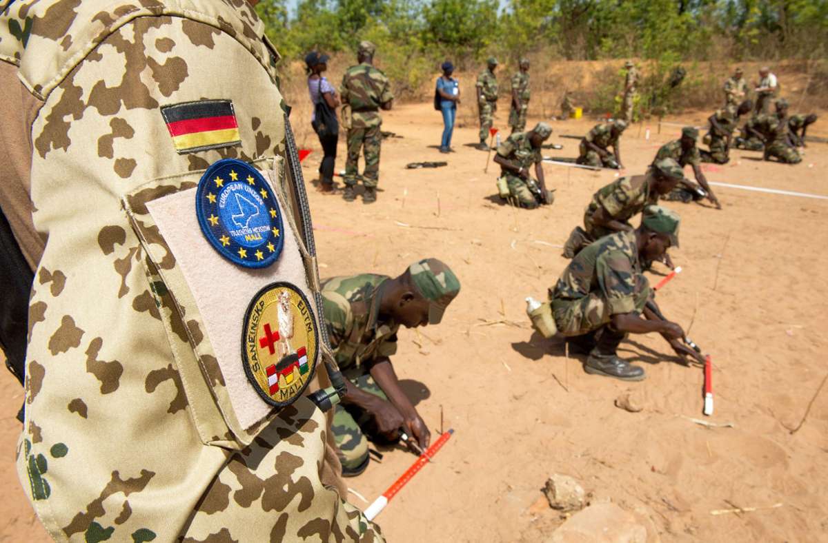 Bundeswehrsoldaten bilden bisher Pioniere der Armee Malis aus. Eben dies stößt nach dem Putsch auf Kritik. Foto: dpa/Maurizio Gambarini