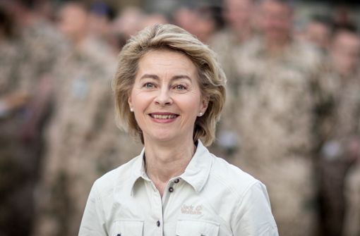 Verteidigungsministerin Ursula von der Leyen in der Kritik Foto: dpa pool