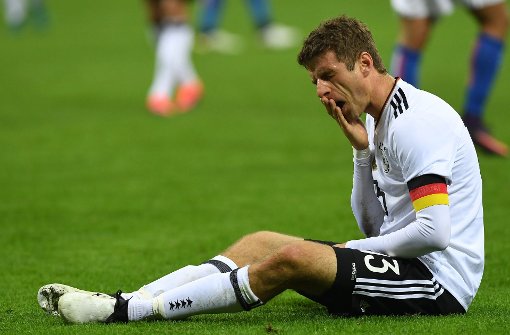 Thomas Müller: Im Nationaltrikot schon wieder ohne Treffer – vielleicht klappt’s ja am Samstag im Bundesliga-Gipfel der Bayern gegen Borussia Dortmund. Foto: dpa