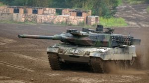 Ob sich auch deutsche Panzertruppen an der Bereitschafts-Initiative der Nato beteiligen – darüber hüllt sich das Verteidigungsministerium in Schweigen. Foto: dpa/Philipp Schulze