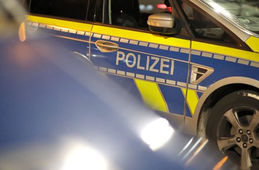 Die Polizei konnte den mutmaßlichen Täter kurz darauf festnehmen (Symbolfoto). Foto: IMAGO/Maximilian Koch/IMAGO/Maximilian Koch