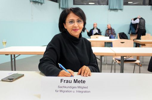 Nermin Mete engagiert sich im Bezirksbeirat Sillenbuch für die Interessen von Menschen mit Migrationsgeschichte. Foto: Caroline Holowiecki