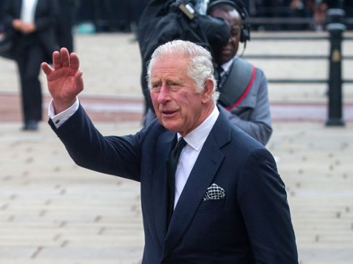 König Charles III. übernimmt seit seiner Erkrankung nur wenige Termine. Doch beim Ostergottesdienst in Windsor will er dabei sein. Foto: 2022 I T S/Shutterstock.com
