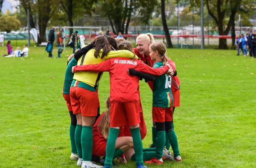 Rituale gehören beim FC Esslingen dazu. Foto: LICHTGUT/Max Kovalenko