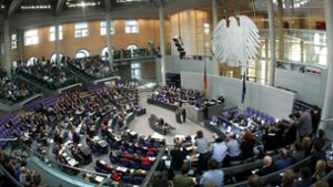 Die Sitzung des Parlaments musste am Donnerstagmorgen unterbrochen werden. (Symbolbild) Foto: dpa/Michael Kappeler