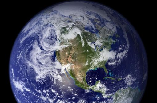 Heute verbraucht die Menschheit mehr als 1,7 mal so viel Ressourcen, wie die Erde auf natürliche Weise erneuern kann. Foto: AFP/NASA