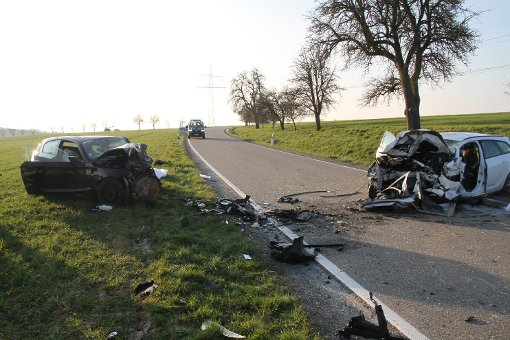 Bei einem schweren Verkehrsunfall bei Kupferzell im Hohenlohekreis mussten zwei Männer ihr Leben lassen. Foto: www.7aktuell.de | Oliver FÃ¤rber