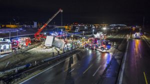 Der schwere Unfall an der A8 im Kreis Esslingen hat weitreichende Folgen. Foto: 7aktuell.de/Simon Adomat