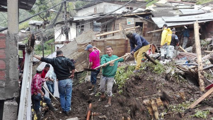 Erneute Erdrutsche fordern mindestens 14 Tote