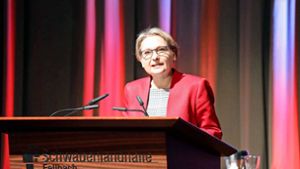 BGH-Präsidentin Bettina Limperg spricht  am 7. März im Fellbacher Rathaus. Foto: Sigerist