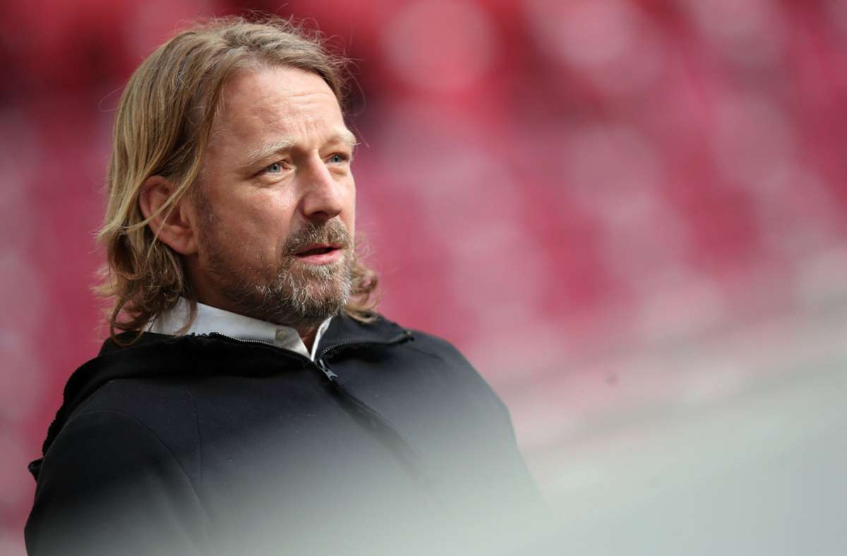 Sven Mislintat hat sich in einem Podcast ausführlich zu seiner Arbeit und der Lage des VfB Stuttgart geäußert. (Archivbild) Foto: dpa/Tom Weller