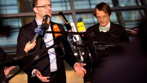 Die Verhandlungsführer von Union und SPD, Jens Spahn und Karl Lauterbach, sind auf dem Weg in eine Große Koalition einen Schritt weiter. Foto: dpa