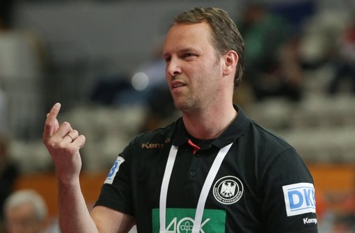 Mit dabei im Camp: Handball-Bundestrainer Dagur Sigurdsson Foto: dpa