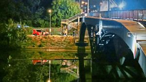 Fundort Neckar: An der Gaisburger Brücke wurde der Torso des Opfers geborgen. Foto: 7aktuell.de/Jens Pusch