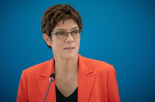 Bundesverteidigungsministerin Annegret Kramp-Karrenbauer will per Direktmandat in den Bundestag einziehen. (Archivbild) Foto: dpa/Michael Kappeler