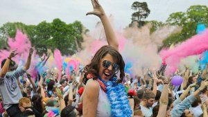 Das Holi-Festival in Berlin ist von einer indischen Tradition inspiriert. Die Besucher wollen vor allem eines: Spaß. Foto: dpa