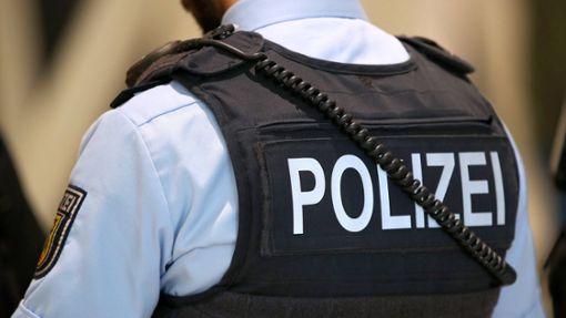 Die Polizei sucht nach dem Vorfall Zeugen (Symbolbild). Foto: IMAGO/Maximilian Koch/IMAGO/Maximilian Koch