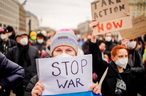 Zahlreiche Menschen demonstrierten weltweit gegen den russischen Angriff auf die Ukraine. Foto: dpa/Kay Nietfeld