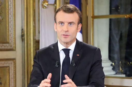 Präsident Macron bei seiner Fernsehansprache. Foto: POOL
