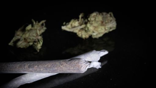 Die Legalisierung von Cannabis lässt noch auf sich warten. Foto: IMAGO/Daniel Scharinger/IMAGO/Daniel Scharinger
