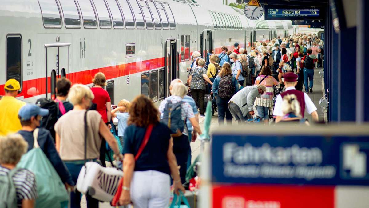 Bundespolizei  Stuttgart: Wieder eskaliert ein Streit um Sitzplätze im Zug