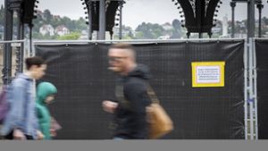 Vorbereitungen auf die EM 2024 in Stuttgart: Was passiert hinterm Zaun auf dem Schlossplatz?