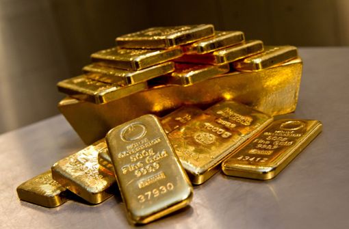 Goldbarren, Silber und Münzen für mehrere Hunderttausend Euro sollen die sieben Einbrecher gestohlen haben. Foto: dpa