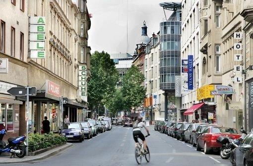 Bald gleichberechtigt mit anderen Verkehrsteilnehmern: Radfahrer in der Tübinger Straße, die zum Shared Space werden soll Foto: Kraufmann