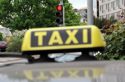 Die Stuttgarter Taxi-Zentrale will eine Wahlempfehlung bei der Landtagswahl in Baden-Württemberg gegen die Grünen abgeben. Foto: dpa