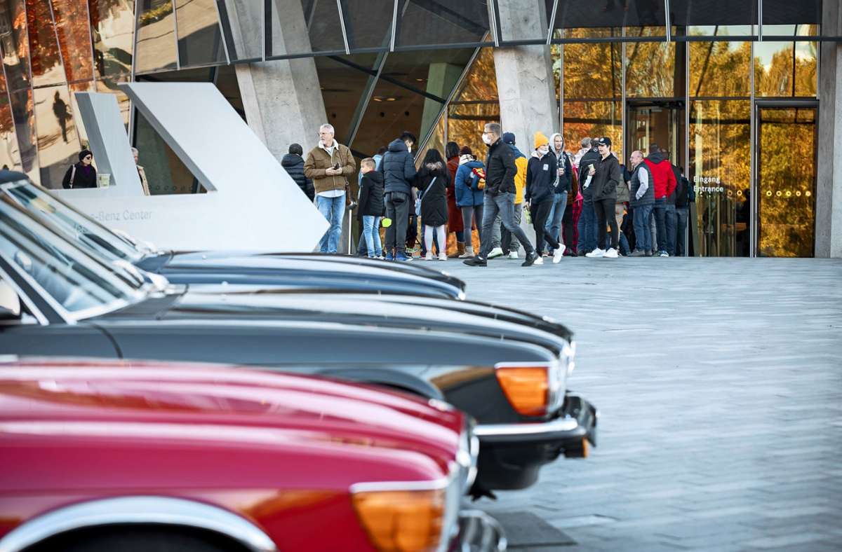 Am Sonntag hat es draußen wie drinnen viel zu sehen gegeben im  Mercedes-Benz-Museum. Lg/Rettig Foto:  