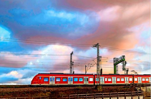Hindernisse auf Schienen können einen Zug zum Entgleisen bringen. Foto: Imago/Arnulf Hettrich