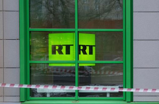 Der Sender RT ist ein Propagandainstrument Moskaus. Nun soll er in der EU blockiert werden. Foto: dpa/Pavel Golovkin