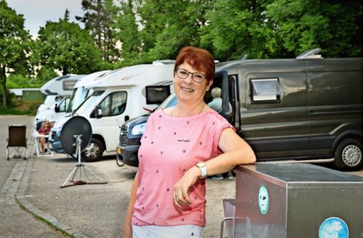 Petra Schamber betreut den Stellplatz in Nürtingen. Sie weiß aus eigener Erfahrung, was Reisemobilisten brauchen. Foto:  
