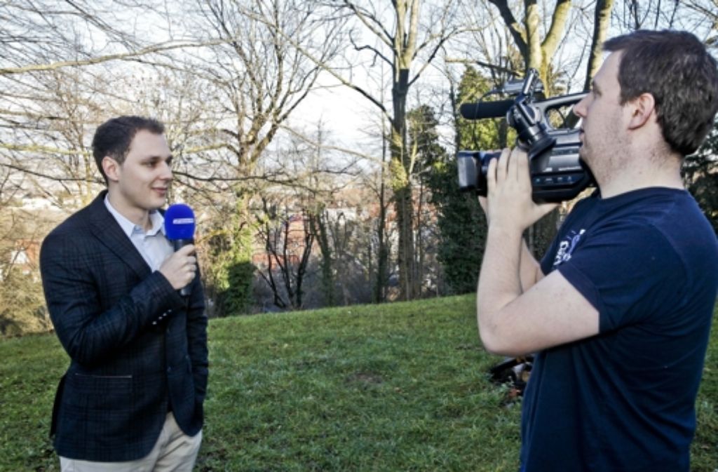 Junger Mann mit Kameraerfahrung: David Rau ist für Stuggi-TV am Mikro Foto: Peter Petsch