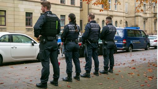 Bei dem Prozess am Landgericht Stuttgart herrschte eine hohe Sicherheitsstufe. Die Schießerei hat das Sicherheitsgefühl in Mettingen erschüttert, so die Vorsitzende Richterin. Foto: Roberto Bulgrin/bulgrin