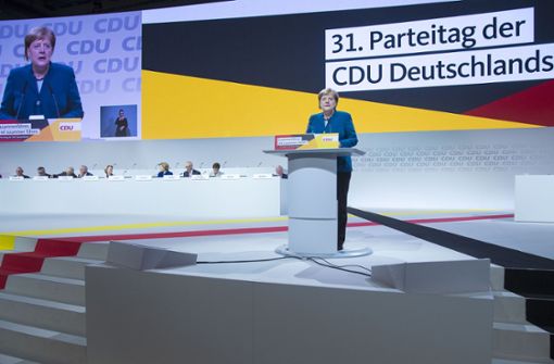 Kanzlerin Merkel wurde mit minutenlangem Applaus beim Parteitag begrüßt. Foto: Getty Images Europe