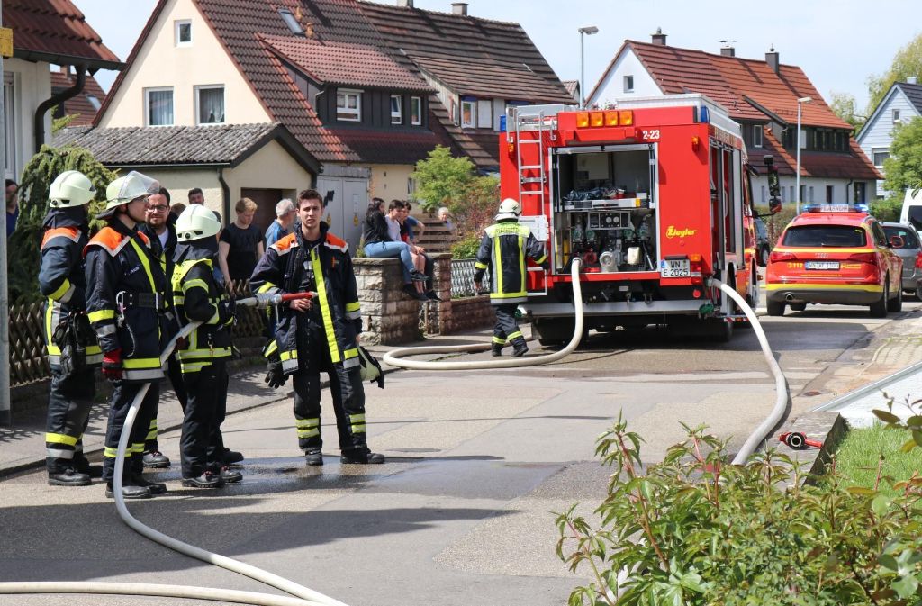 Die Weinstädter Feuerwehr war mit 35 Kräften im Einsatz.