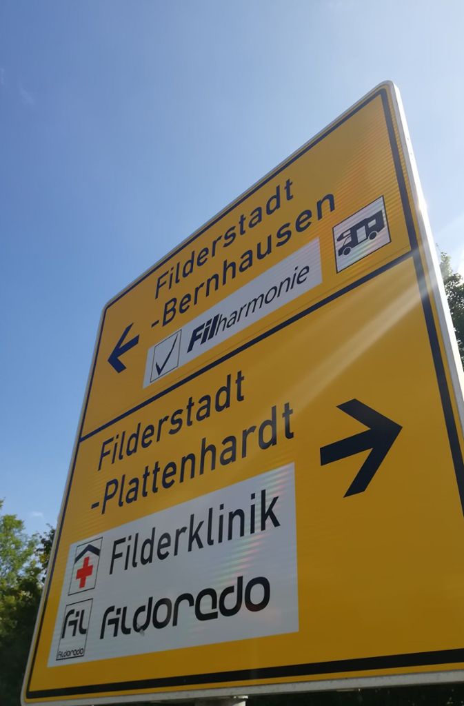 In Filderstadt werden Wohnmobilisten mit dem Wohnmobil-Symbol zu den acht Stellplätzen bei der Filharmonie geleitet.