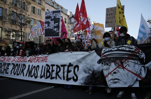 In Frankreich gab es am Samstag große Protestaktionen gegen Polizeigewalt. Foto: dpa/Francois Mori
