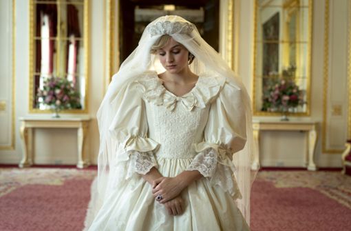 Der Zauber wirkt noch immer: die britische Schauspielerin Emma Corrin als Lady Diana Spencer Foto: Netflix/Des Willie